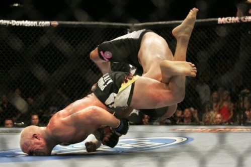 UFC 84: Tito Ortiz vs. Lyoto Machida armbar